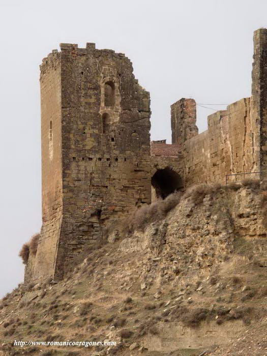 TORRE ALBARRANA ADYACENTE AL LADO ESTE DE LA MURALLA